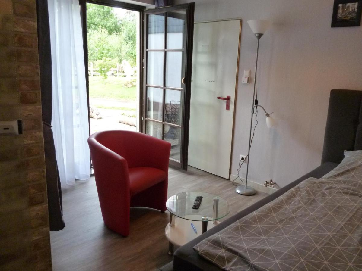 "Haus Ambiente" Apartment & Gaestehaus Brome - Modern, Zu Fairen Preisen Exterior foto
